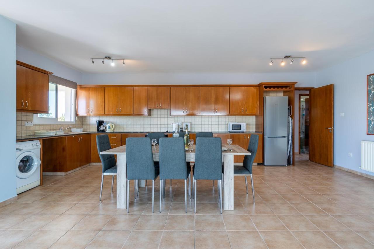 Melograno 3-Br Apt W/ Terrace In Larnaca Exterior photo